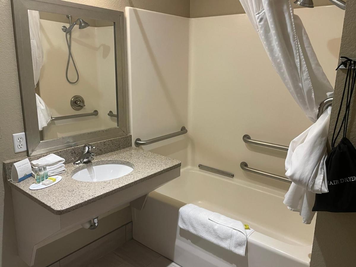 Formerly Known As Days & By Wyndham La Crosse-onalaska 2* Onalaska
